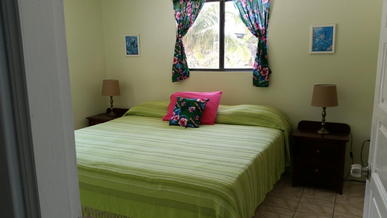 Barefoot Beach Belize Кей-Колкер Екстер'єр фото